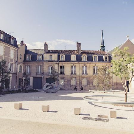 La Maison De La Liberte Suite Jeanne Barret Poitiers Exteriér fotografie